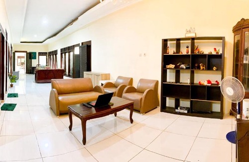 Darmo House | Homey Guesthouse near Sby Zoo Syariah