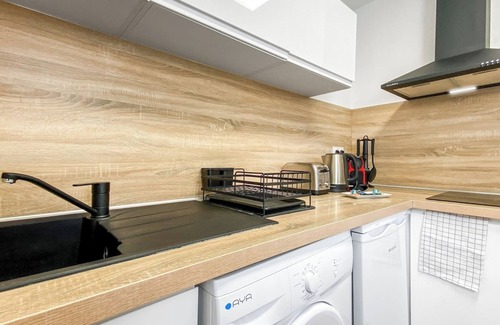 La Roche-sur-Foron Apartment | Homey Snow - Near train station/Balcony/Netflix