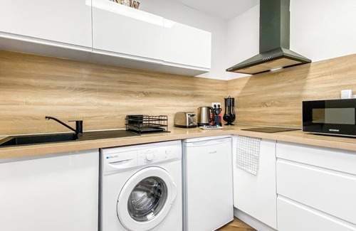 La Roche-sur-Foron Apartment | Homey Snow - Near train station/Balcony/Netflix