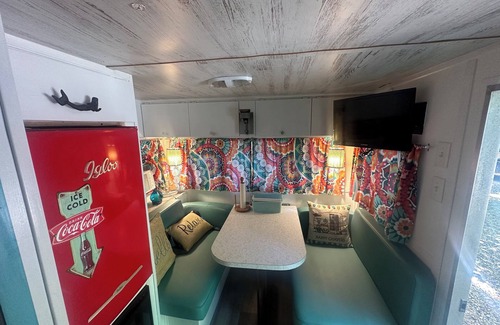 Gnaw Bone House | Homey Vintage Glamper "Betty" in Nashville, Indiana
