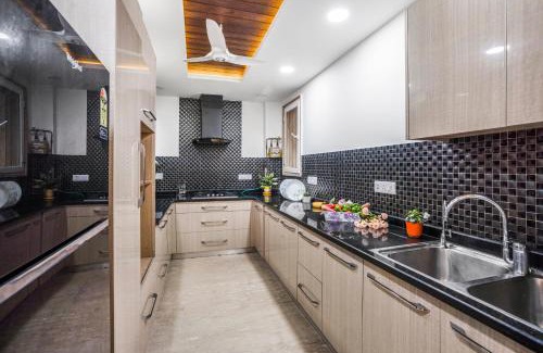 Saket Apartment | Homlee-Pentagon 5 BHK luxurious-Lift-Parking-Saket