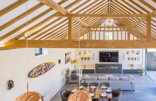 Tring House | Honey Barn - Stunning 4-Bed Rural Paradise