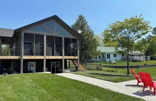 Honey Harbour Cottage | Honey Harbour Hideaway