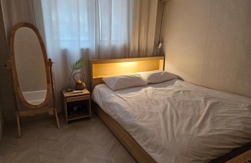 Jamsil-dong Apartment | Honey Sleep Room - 2BR Cosy House at Jamsil, FreeParking