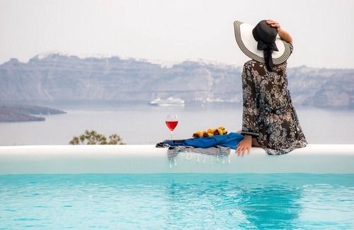 Akrotiri Apartment | Honeymoon Suite with Private Pool