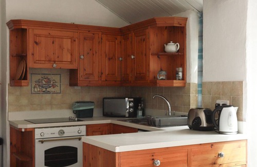 Whitchurch Canonicorum Cottage | Honeypot - A Countryside Stone Cottage