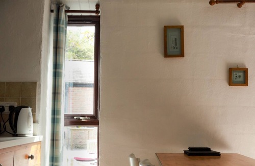 Whitchurch Canonicorum Cottage | Honeypot - A Countryside Stone Cottage