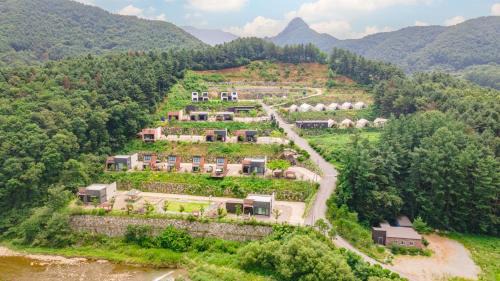 Seo House | Hongcheon toliaigeullaemping