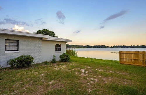 Winter Haven Cottage | Hook, Line & Leisure: Lakefront Gem, 2 Mi to Dtwn