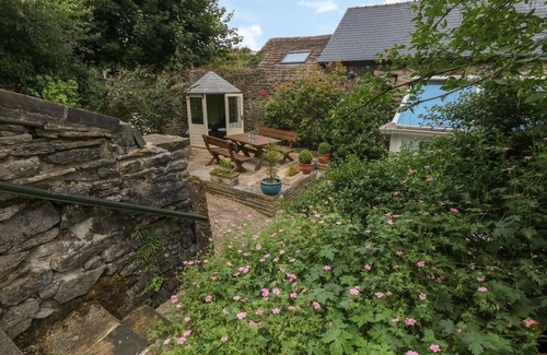 Castleton Cottage | HOPE COTTAGE, pet friendly in Castleton, Peak District