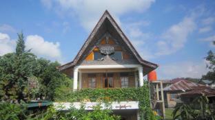 Tuk Tuk House | Horas Family Home