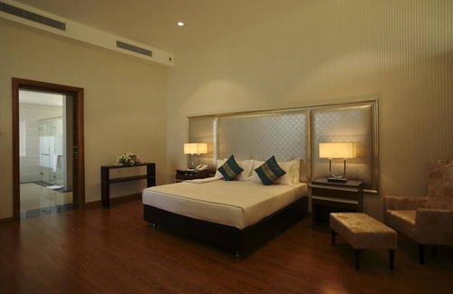 Naypyidaw Hotel | Horizon Lake View Resort Hotel