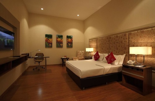 Naypyidaw Hotel | Horizon Lake View Resort Hotel