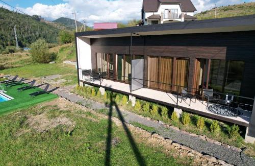 Mizhhirya House | Horizon