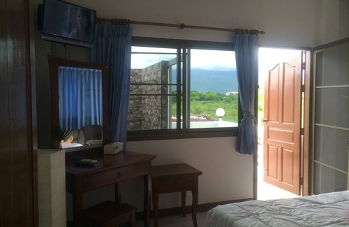 Pa Daet Bed & Breakfast | Horizon View room R, Near amenities