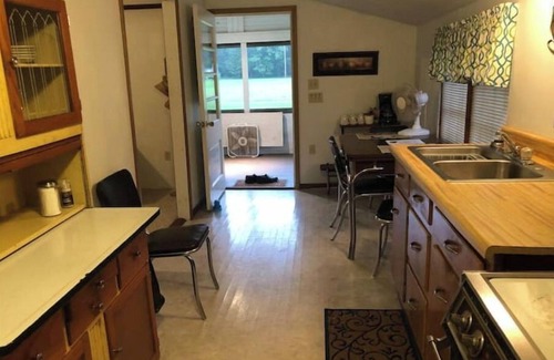 Manns Choice House | Horns Cabins - The Stargazer Cabin by the pasture