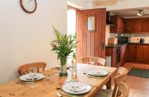 Checkley House | Horse Shoe Cottage