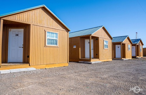 Midland House | Horseshoe Lodges Cabins & RV Park
