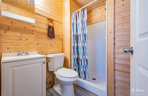 Midland House | Horseshoe Lodges Cabins & RV Park