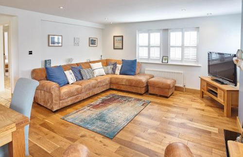 Newton by the Sea House | Host & Stay - Doray House