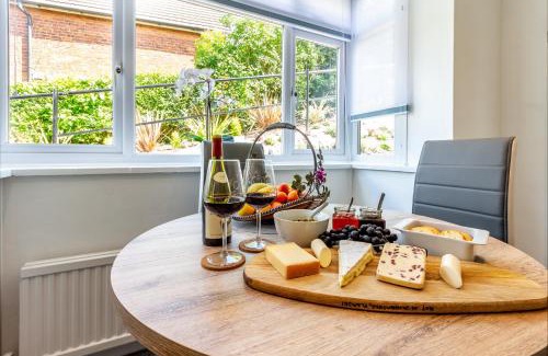 Caterham Apartment | Host & Stay - Farningham Residence