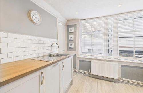 Whitby Apartment | Host & Stay - Leading Lights