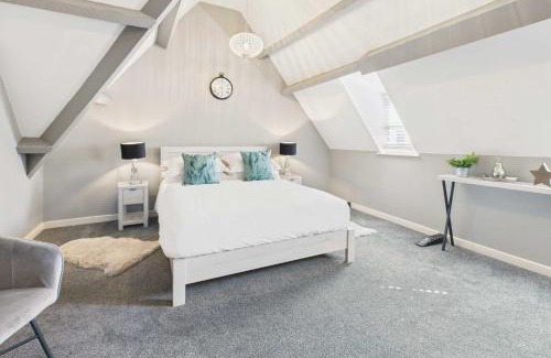 Whitby Apartment | Host & Stay - Leading Lights