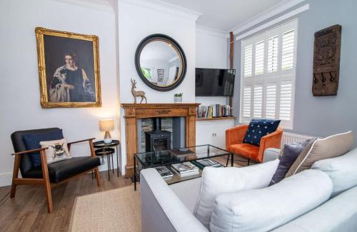 Worcester House | Host & Stay - Terrace House on Canal