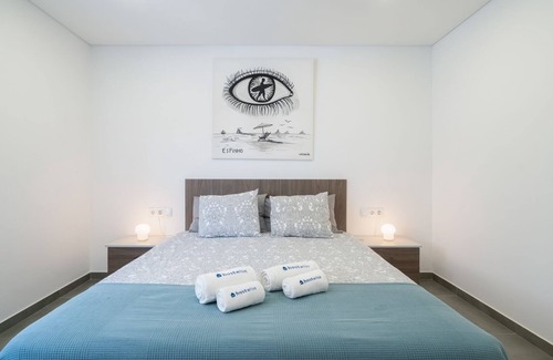 Arvore House | Host Wise Arvore - Double Room | Beachfront and Pool