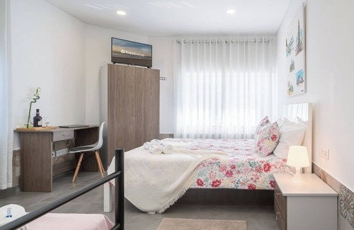 Arvore House | Host Wise Arvore - Triple Room w/Terrace and Pool
