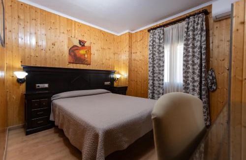 Las Capellanias Resort | Hostal - Bungalows Camping Cáceres