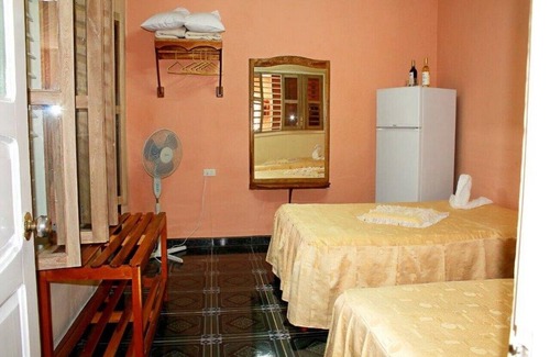 Moron House | Hostal Casa Frank MORON