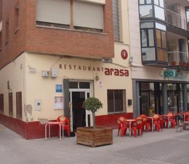 Santa Barbara House | Hostal Restaurante Arasa