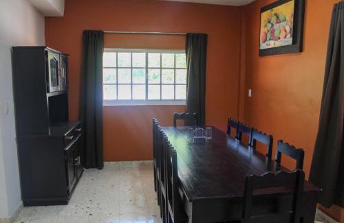 Aquismon House | Hostal tikhall