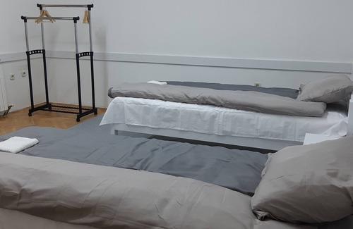 Old Town House | Hostel 100 m from Sebilj fountain !