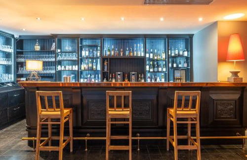 Beaugency Hotel | Hostellerie de l'Écu de Bretagne