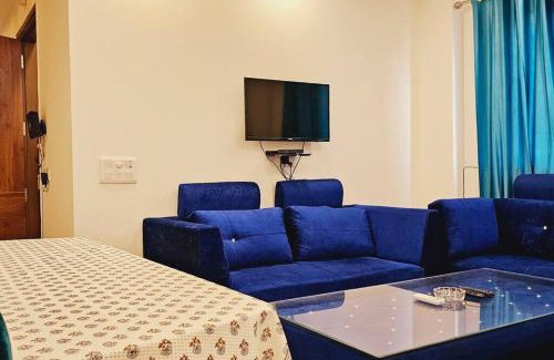 Lajpat Nagar Apartment | Hostmystay- 2bhk! Lajpat nagar market