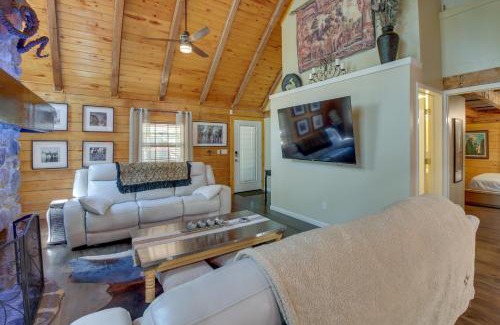 Hot Springs Village House | Hot Springs Cabin with Deck and Mountain Views!