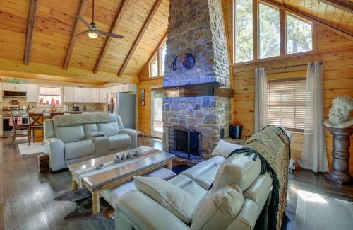 Hot Springs Village House | Hot Springs Cabin with Deck and Mountain Views!