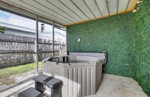 Miramar House | Hot Tub and Fenced Yard Pet-Friendly Miramar Haven!