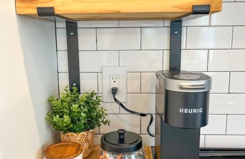 San Anselmo Apartment | Hot Tub, Bright, Modern, steps to downtown