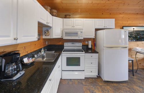 Union Cabin | Hot Tub Cabin #11