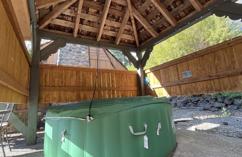 Union Cabin | Hot Tub Cabin #2