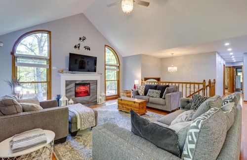 Reeders House | Hot Tub, Deck and Game Room Spacious Poconos Escape