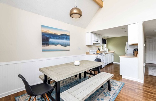 Ridgeway Ski Chalet | Hot Tub, Fire Pit, Deck, Grill, WiFi, Dog-Friendly