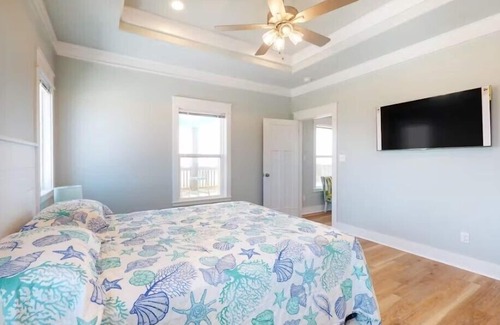 Gilchrist House | Hot Tub | Fire Pit | Sleeps 9