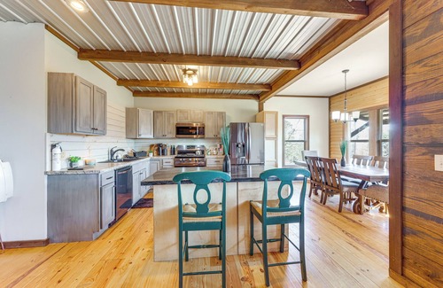 Altoona Cabin | Hot Tub + Grill: Mtn-View Altoona Cabin