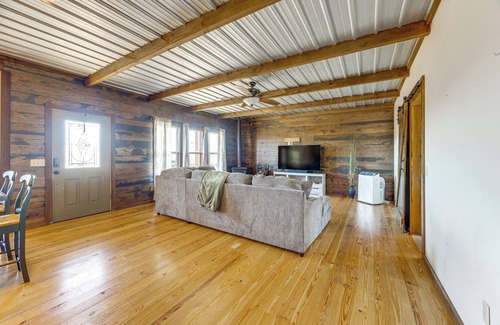 Altoona Cabin | Hot Tub + Grill: Mtn-View Altoona Cabin