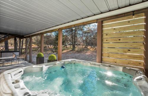 Albrightsville House | Hot Tub Pets Game Room Lake with Beach Pool