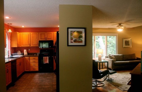 Massanutten House | Hot Tub, Screen Porch, Grill, Privacy, Ample Parking, No Bunks, onsite Amenities